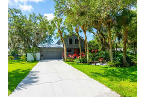 4640 FRIAR TUCK LN, SARASOTA, FL 34232 Sold 09/15/22