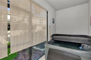 8677 PALMER PARK CIR, SARASOTA, FL 34238 Sold 08/26/22