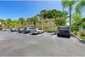 972 LA COSTA CIR #1, SARASOTA, FL 34237 Sold 04/04/23