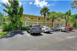 912 LA COSTA CIR #1, SARASOTA, FL 34237 Sold 05/10/23