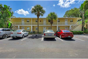 912 LA COSTA CIR #1, SARASOTA, FL 34237 Sold 05/10/23