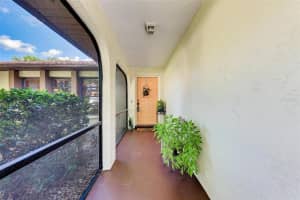 1645 BAY HILL CIR, SARASOTA, FL 34232 Sold 09/16/22