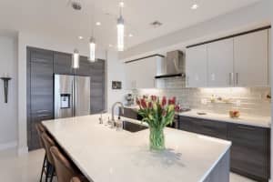 111 S PINEAPPLE AVE #916, SARASOTA, FL 34236 Sold 02/28/23