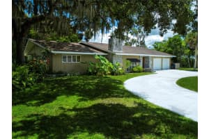 1813 PAR PL, SARASOTA, FL 34240 Sold 08/09/22