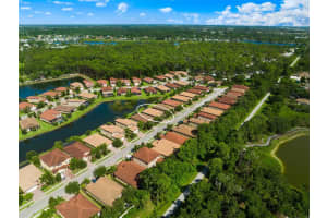 1046 BLUFFWOOD DR, NOKOMIS, FL 34275 Sold 02/15/23