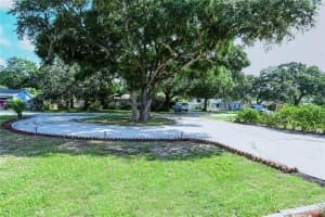 2938 WILLIAMSBURG ST, SARASOTA, FL 34231 Sold 08/12/22