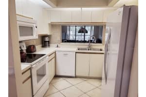 4610 47TH AVE W #203, BRADENTON, FL 34210 - MLS#MFRA4539480