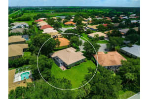 6760 DEERING CIR, SARASOTA, FL 34240 Sold 07/27/22