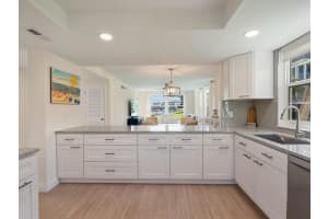 4350 CHATHAM DR #108, LONGBOAT KEY, FL 34228 Sold 08/16/22