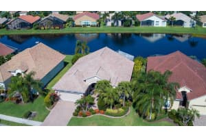 6558 41ST CT E, SARASOTA, FL 34243 Sold 08/19/22
