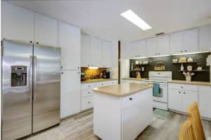 1415 RANCHERO DR, SARASOTA, FL 34240 Sold 04/03/23