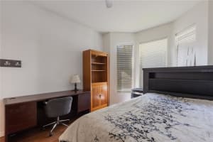 5649 OAKSHIRE AVE, SARASOTA, FL 34233 Sold 10/21/22