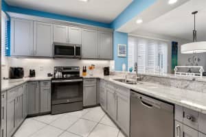 505 FOREST WAY #6, LONGBOAT KEY, FL 34228 Sold 07/11/22
