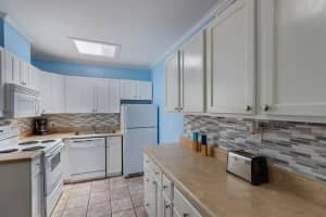 445 63RD ST, HOLMES BEACH, FL 34217 Sold 08/30/22