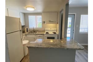 2221 SUNSET DR #E25, BRADENTON, FL 34207 Sold 08/05/22