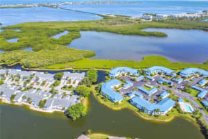 972 SANDPIPER CIR, BRADENTON, FL 34209 Sold 09/29/22