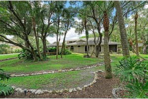 902 DRAKESWOOD CT, SARASOTA, FL 34232 Sold 10/28/22