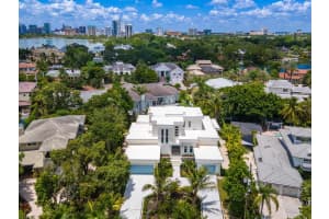 1393 HARBOR DR, SARASOTA, FL 34239 Sold 03/16/23