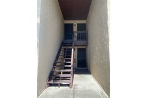 2733 HIDDEN LAKE BLVD #B, SARASOTA, FL 34237 Sold 10/03/22