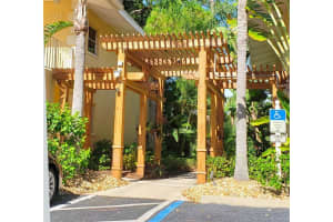 924 LA COSTA CIR #8, SARASOTA, FL 34237 Sold 12/22/22