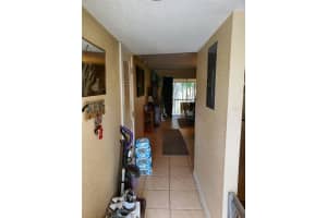 924 LA COSTA CIR #8, SARASOTA, FL 34237 Sold 12/22/22