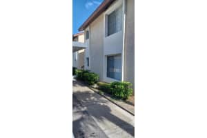 2625 PINE LAKE TER #B, SARASOTA, FL 34237 Sold 08/15/22