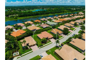 2886 GRAZELAND DR, SARASOTA, FL 34240 Sold 10/28/22