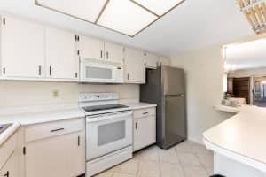 2675 GOLF COURSE DR #217, SARASOTA, FL 34234 Sold 07/29/22