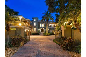 778 SIESTA DR, SARASOTA, FL 34242 Sold 12/12/22