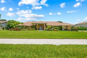 8926 WILD DUNES DR, SARASOTA, FL 34241 Sold 11/28/22