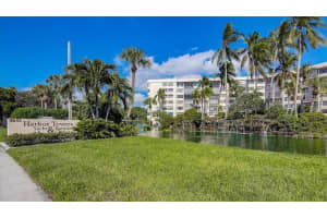 5855 MIDNIGHT PASS RD #723, SARASOTA, FL 34242 Sold 10/17/22