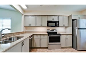 2717 60TH AVENUE DR W, BRADENTON, FL 34207 Sold 09/15/22