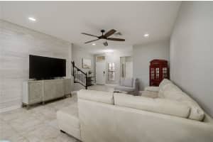 228 CREW CT, SARASOTA, FL 34243 Sold 09/22/22