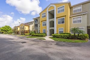 5601 BENTGRASS DR #10-304, SARASOTA, FL 34235 Sold 10/14/22