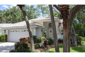 7019 WOODSIDE OAKS CIR #3, SARASOTA, FL 34231 Sold 10/31/22