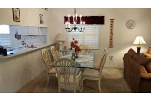 7019 WOODSIDE OAKS CIR #3, SARASOTA, FL 34231 Sold 10/31/22
