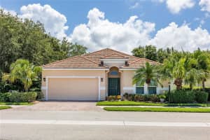 7707 33RD ST E, SARASOTA, FL 34243 Sold 08/12/22