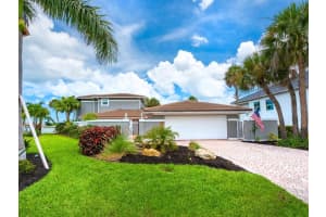 1733 Little Pointe Cir, Sarasota, FL 34231, Sold 10/07/22
