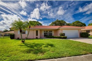 7439 DICKENS DR, SARASOTA, FL 34231 Sold 08/15/22