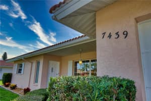 7439 DICKENS DR, SARASOTA, FL 34231 Sold 08/15/22