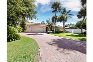 5079 Commonwealth Dr, Siesta Key, FL 34242, Sold 09/12/22