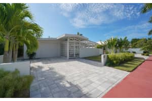 322 JACKSON DR, SARASOTA, FL 34236 Sold 09/14/22