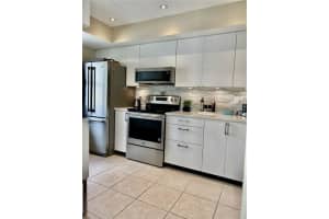 2656 Woodgate Ln, Sarasota, FL 34231, Sold 08/29/22