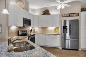 5636 GARDEN LAKES DR #5636, BRADENTON, FL 34203 Sold 09/27/22