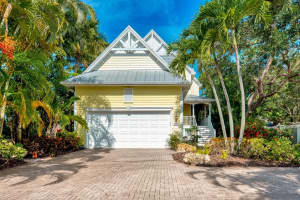 3810 Flamingo Ave, Siesta Key, FL 34242, Sold 03/31/23