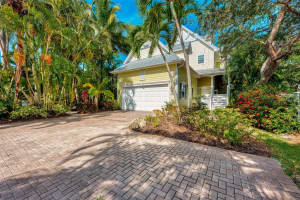 3810 Flamingo Ave, Siesta Key, FL 34242, Sold 03/31/23