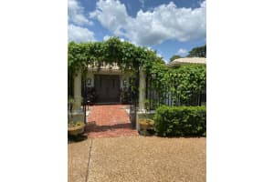 319 Bob White Way, Sarasota, FL 34236, Sold 07/31/22