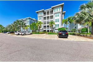 392 ARUBA CIR #201, BRADENTON, FL 34209 Sold 11/11/22