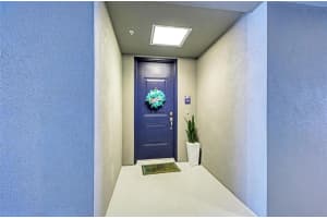 392 ARUBA CIR #201, BRADENTON, FL 34209 Sold 11/11/22