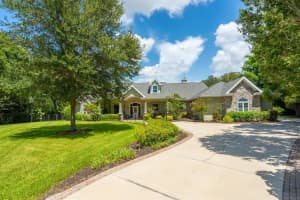 3323 W FOREST LAKE CIR, SARASOTA, FL 34232 Sold 03/14/23